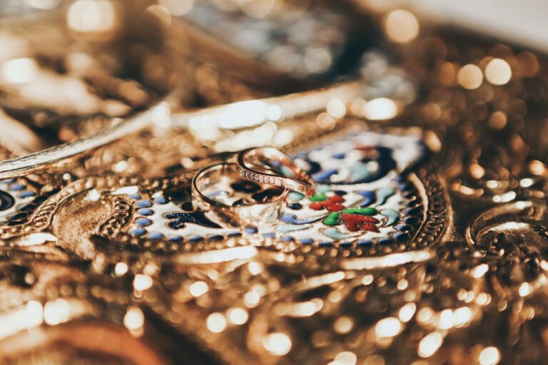 Top 10 Must-Have Jewelry Pieces for Every Fashionista
